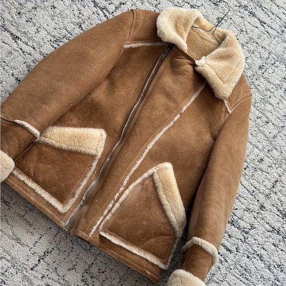 SOLD **VINTAGE SHEARLING JACKET BY LEATHER ATTIC - Picture 2 of 2